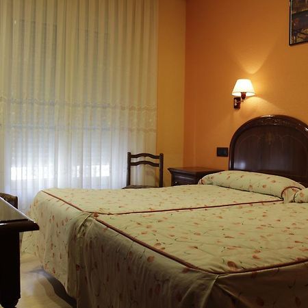 Hostal Ana Belen Madrid Extérieur photo