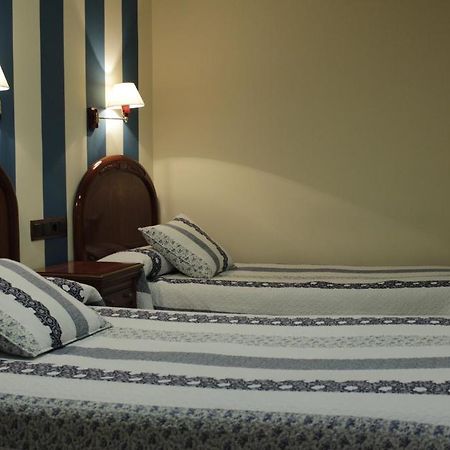 Hostal Ana Belen Madrid Extérieur photo