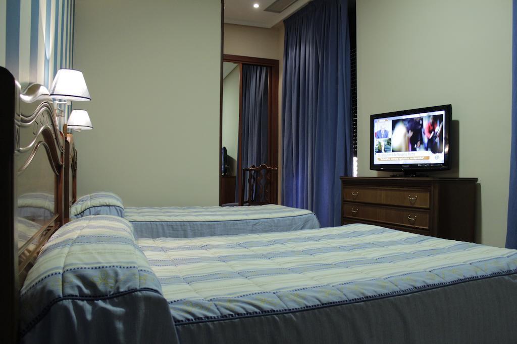 Hostal Ana Belen Madrid Extérieur photo